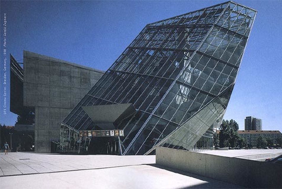 UFA Moziközpont, Drezda, Németország, 1998,  Építész: Wolf Prix,  Fotó: Gerald Zugmann