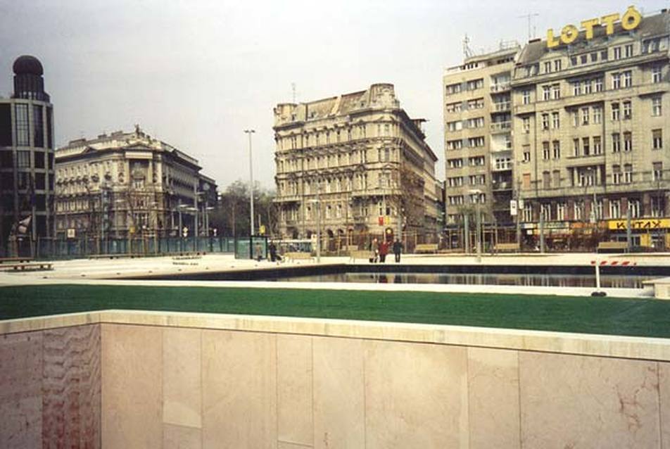 Erzsébet-téri Kulturális Központ és Park