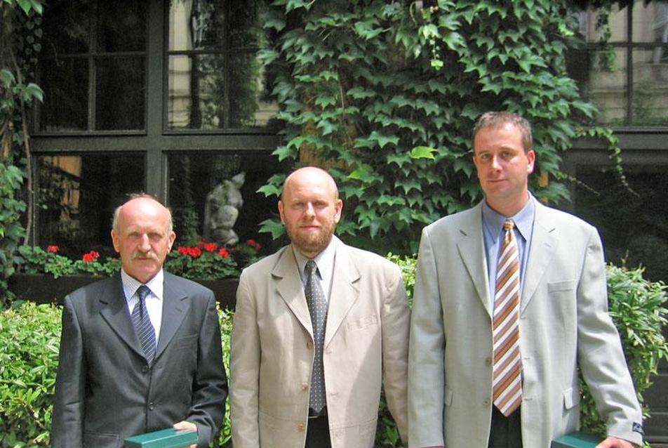 A Csonka Pál Érem kitüntetettjei 2005-ben: Denkinger József, Nagy Péter építészek és Szován Géza statikus