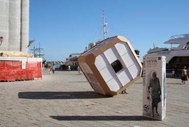 Műsoron kívül, az Arsenale és a Giardini között