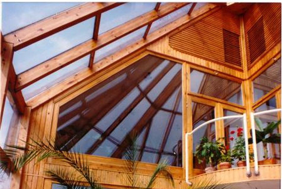 Bucsai ökologikus, bioszolár, gravitációs légfűtésű családi ház belső
