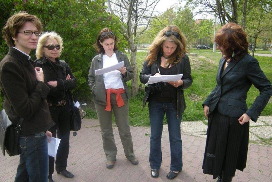 IV. kerület - Tulipánkert, jobbról a második Kristin Faurest