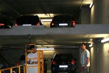 robot-technológiás parkolás