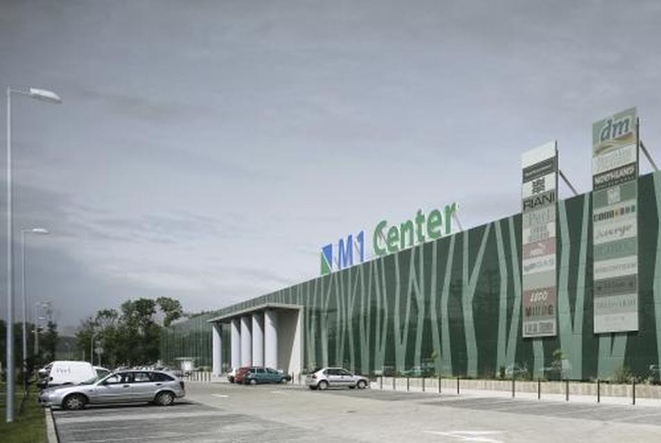 M1 Outlet Center