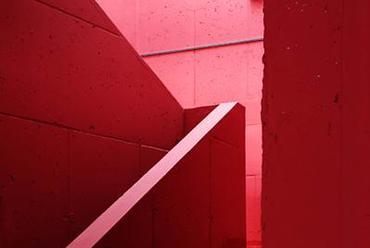 piros lépcső, fotó: Bujnovszky Tamás
