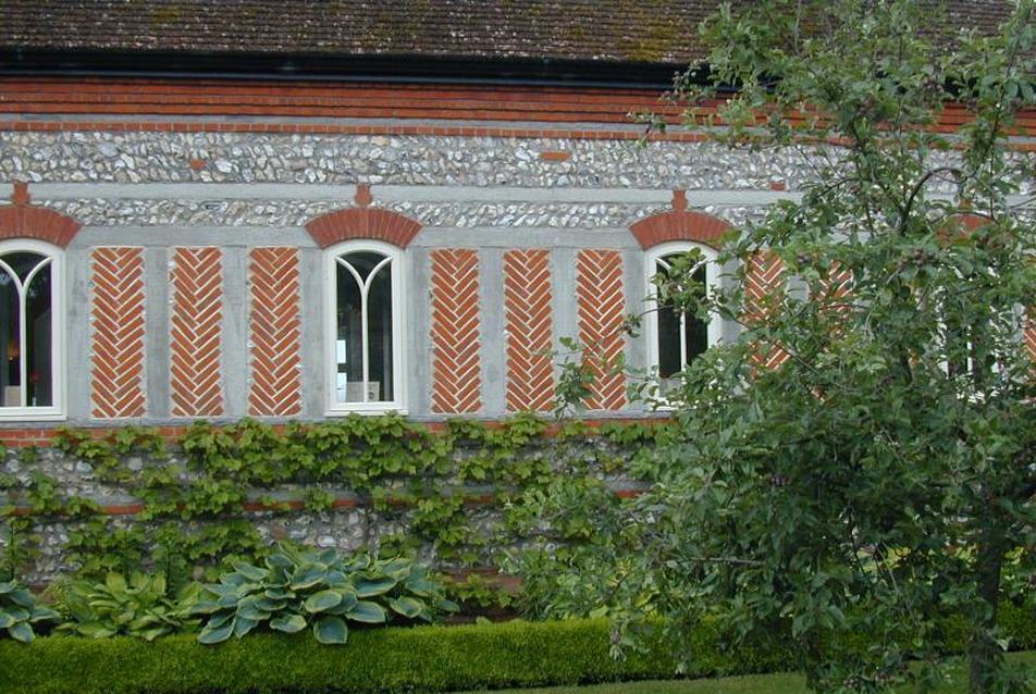 West Dean Visitors Centre, Sussex (tervezte: Christopher Alexander, 1995)