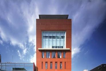 Tokyo Ginza Shiseido, tervezte Ricardo Bofill, 2001