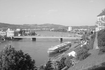 Linz, folyópart