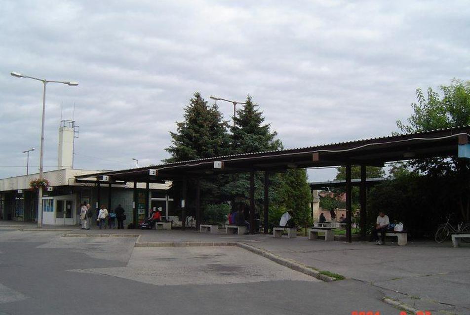 Hódmezővásárhelyi buszpályaudvar, 2004-es állapot
