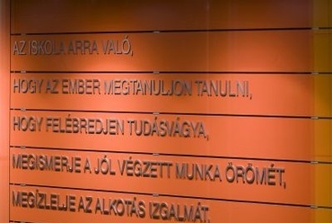 Budaörs új iskolája - belsőépítészet: Tardos Tibor, fotó: Bujnovszky Tamás