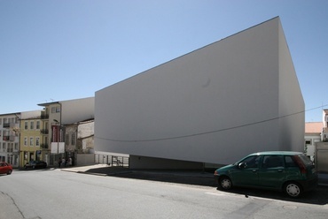 Bragança, Museo de Arte Contemporáneo, 2002-2008. Építész: Eduardo Souto de Moura