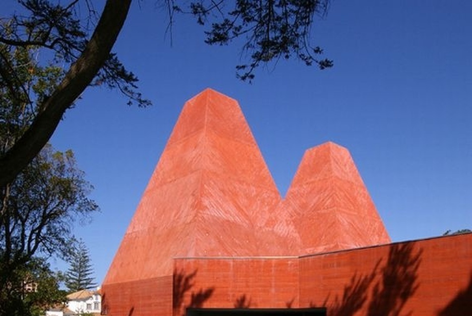 Modernista minimalizmus és genius loci — Eduardo Souto de Moura portugál építész munkái