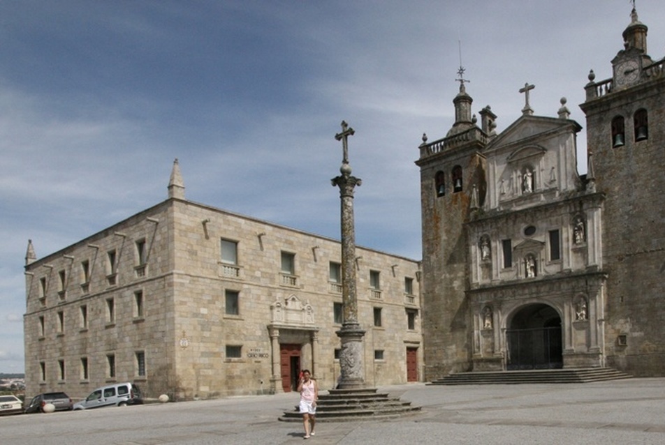 Viseu, Museu Grão Vasco, 2000-2004. Építészet: Eduardo Souto de Moura