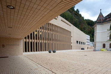 Brick Award 2010, I.díj a Lichtensteini Hercegség Országos Fóruma és Parlamentje tervező: HansjörgGöritz Architekturstudio
