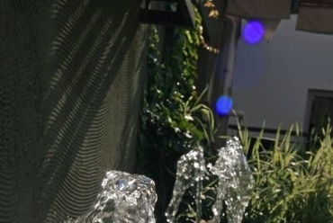 Díszmedence vízjátékkal a Lövőház utcai tetőkertben, fotó: Lantos István