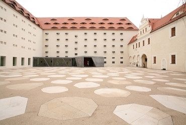 Freudenstein kastély, udvar - építészet és fotó: Sven Fröhlich, AFF Architekten