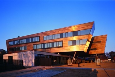 Sport- és Szabadidőközpont Prágában - KAAMA Építészstúdió