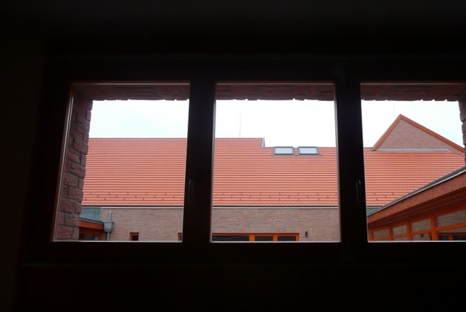 Tündérkert óvoda, Zsámbék - a bábszínház ablakából kifelé. Vezető tervező: Turi Attila, fotó: perika