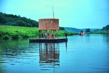 Ház a vízen, kép forrása: www.arch.stoyanie.ru