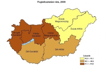 12. ábra: A munkanélküliség eloszlása, 1990–2003., A foglalkoztatási ráta, 2009., forrás: ((21 és 10), p. 9. és 39.)