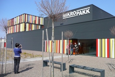 Mikropakk Kft. gyárépülete Salgótarjánban, tervező: Pethő László, fotó: perika