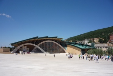 Renzo Piano: San Pio zarándoktemplom, fotó: Rab Hajnalka