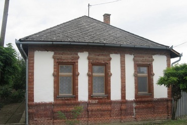 Petőfi Sándor utca parasztház