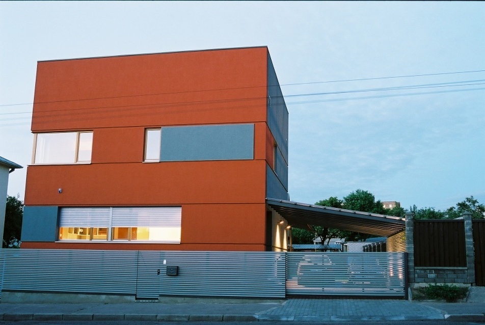 Ház a Sukileliu utcában, Kaunas, Litvánia, építészet: Donaldas Trainauskas, Darius Baliukevicius