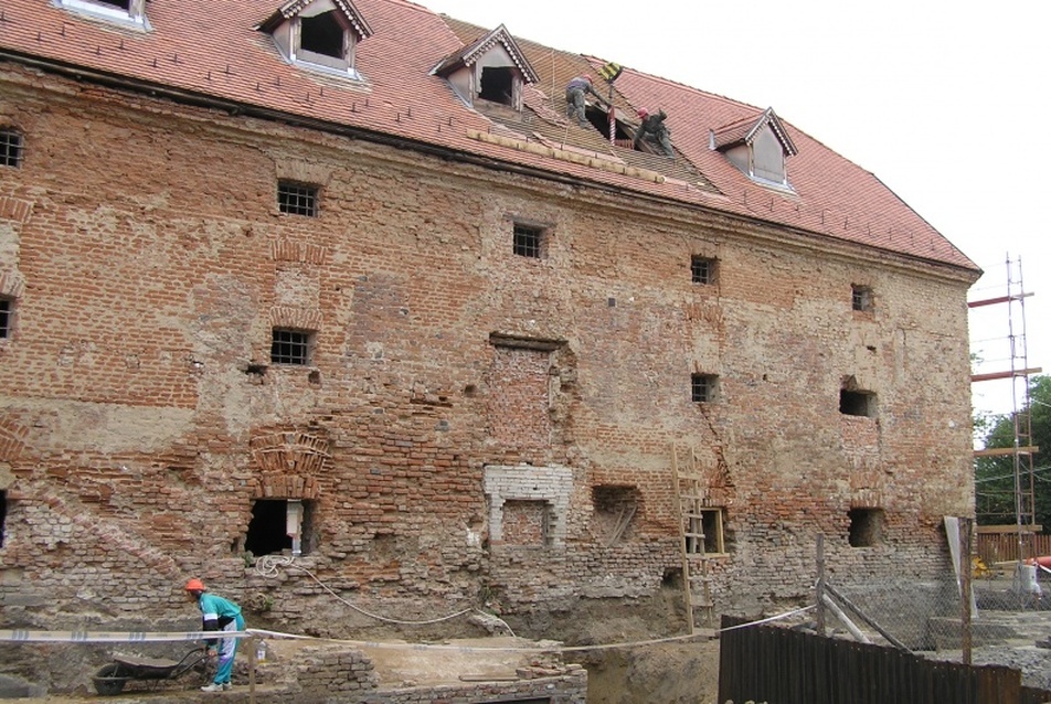 A magtárként megmaradt Báthory várkastély