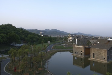 Xiangshan Campus, Kínai Művészeti Egyetem (II. ütem), Hangzhou, Kína (2007);  - fotó: Lv Hengzhong