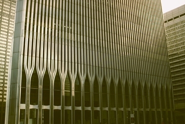 Homlokzat (alsó része), World Trade Center, New York, USA 1966-1977 – 2001. szeptember 11.  Minoru Yamasaki