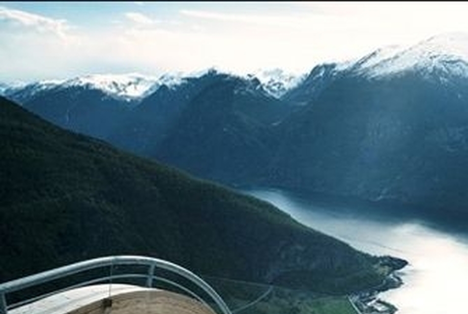 Másfél millió lépés Norvégiában – kilátóhelyek és országúti vécék az ország legjobb építészeitől