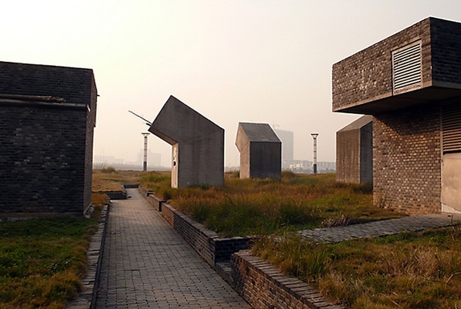 DNA – Nyilvános vécék a Jinhua Építészeti Parkban, Zhejiang, Kína (2009)