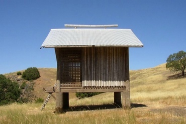 Shinto-ihletésű faház, San Benito County, California (2002), fotó: Victor Summers