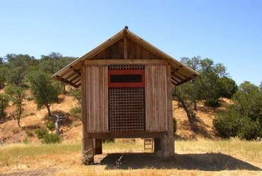 Shinto-ihletésű faház, San Benito County, California (2002), fotó: Victor Summers