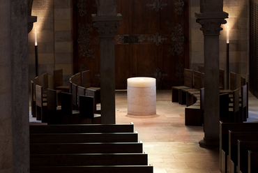 Pannonhalma, bazilika felújítása, dizájn építész: John Pawson, felelős tervező: Gunther Zsolt