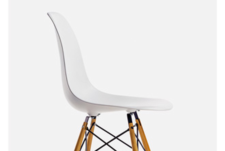 Charles and Ray Eames: Plastic Side Chair, gyártja: Vitra
