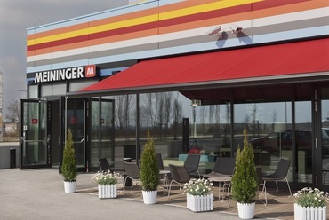 A Hotel Berlin Airport szálloda Hoesch homlokzatburkolati rendszere