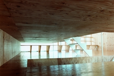 SHAREyaraicho  - Rakodótér a második emeleti szobák alatt., fotó: Taro Hirano 