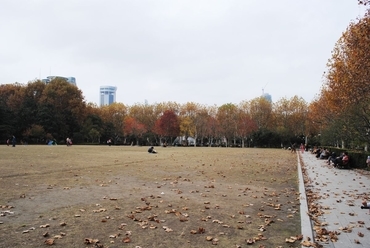 Sanghaj belső területének egyik legnagyobb zöldfelülete, a franciák által kialakított Fuxing park, forrás: Gyergyák János