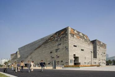 Történelmi Múzeum, Ningbo, Kína, 2008. Forrás: www.chinese-architects.com