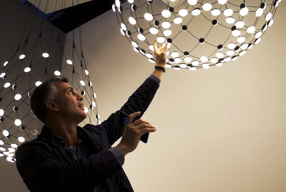 Francisco Gomez Paz, az innovatív fénnyel tervező – LED Mesh