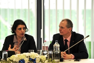 Veronica Squinzi, a Mapei csoport stratégiai igazgatója és Markovich Béla, a Mapei Kft. ügyvezető igazgatója