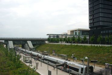 Ørestad City: vasútállomás - forrás: Wikipedia