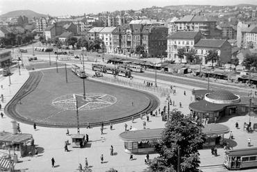 Moszkva tér anno