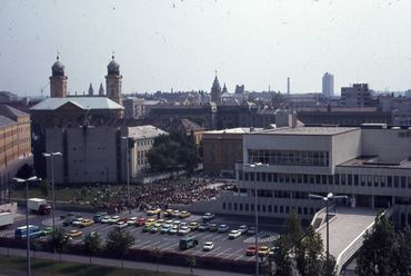 Debrecen, Művelődési Központ - építész: Mikolás Tibor