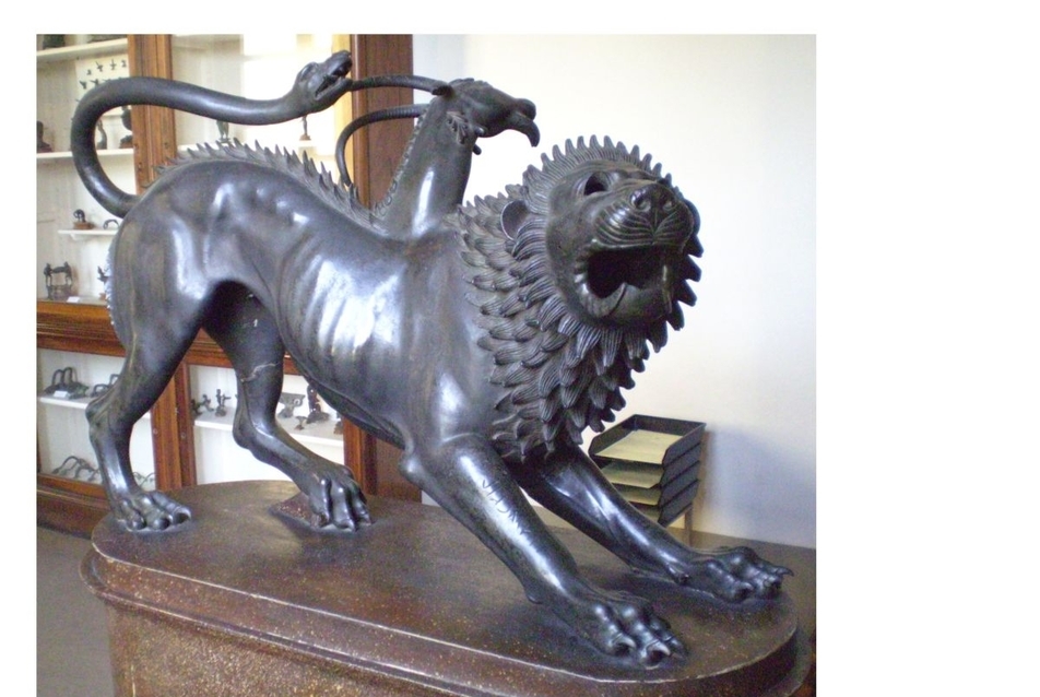 Chimere dArezzoi etruszk oroszlánszobor felirattal, Lucarelli 2007