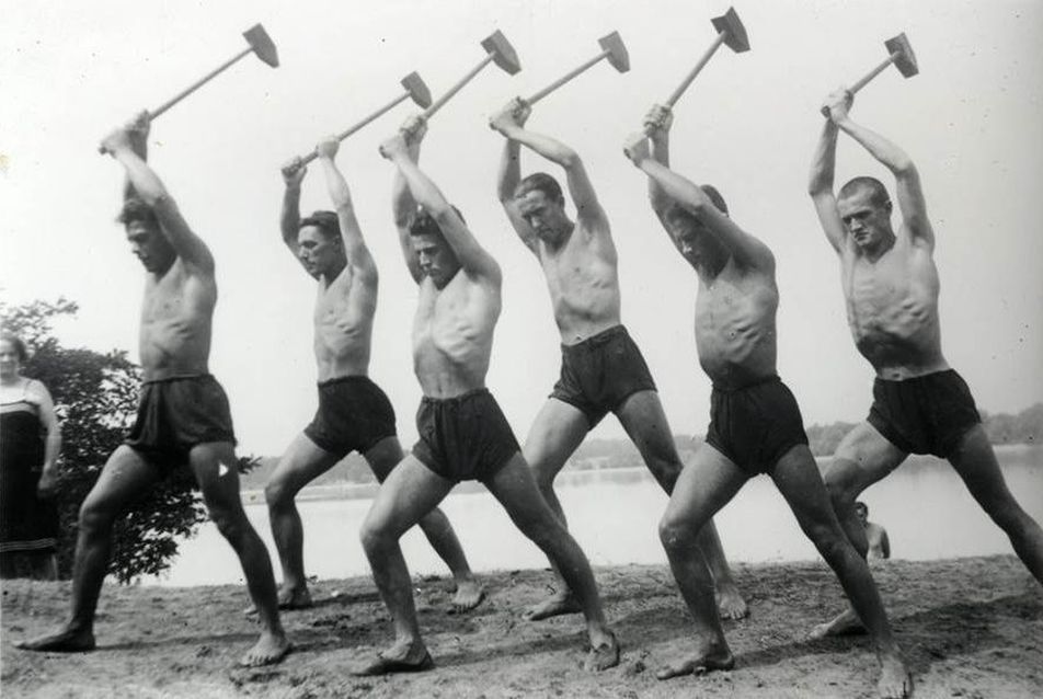 A Munkás Testedző Egyesület (MTE) kalapácsgyakorlat próbája, 1929
