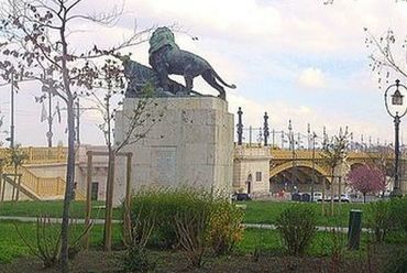 Gyóni Géza tér - forrás: tripadvisor.com