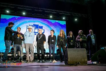 A Limelight átveszi a díjat az iMapp Bukarest versenyen